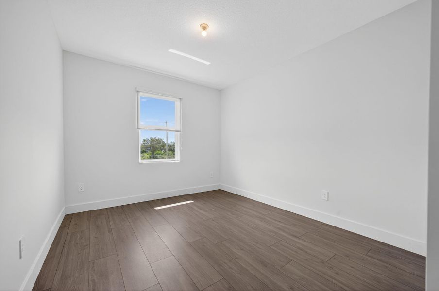 Spacious, unfurnished interior of a new home in , Davie (Image 20).