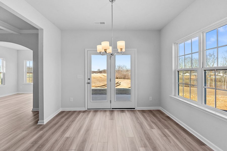 Spacious, unfurnished interior of a new home in Fieldstone, Lexington (Image 25).