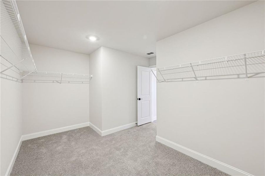 Spacious, unfurnished interior of a new home in River Pointe, Monroe (Image 28).