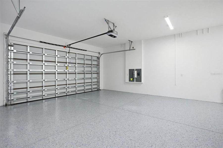 Spacious, unfurnished interior of a new home in , Tampa (Image 62).