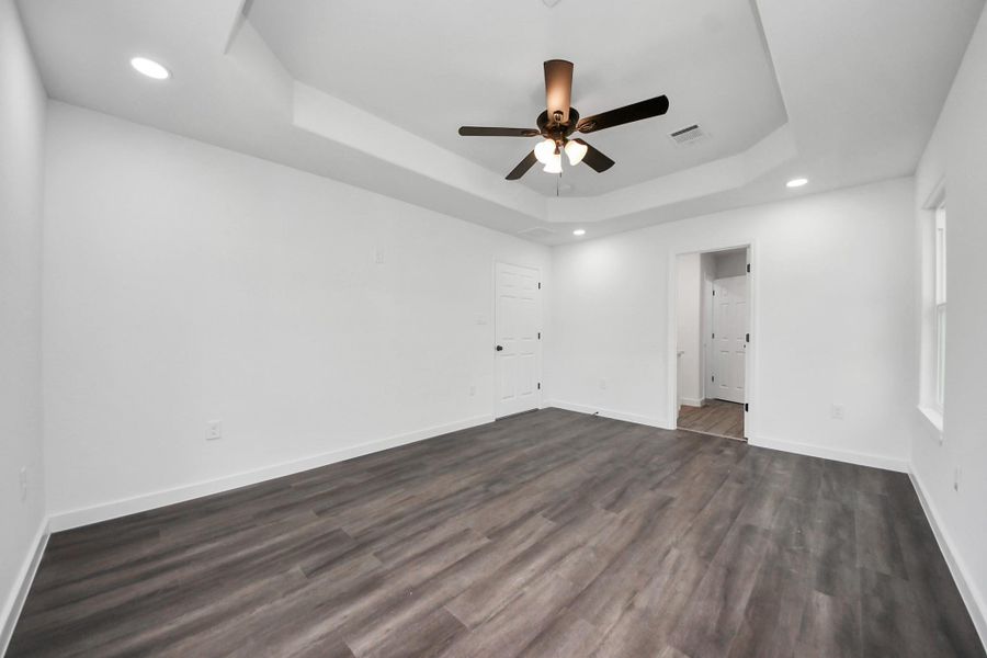 Spacious, unfurnished interior of a new home in , Splendora (Image 13).