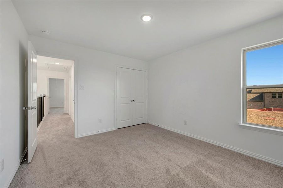 Spacious, unfurnished interior of a new home in Lily Creek at Sutton Fields, Aubrey (Image 34).