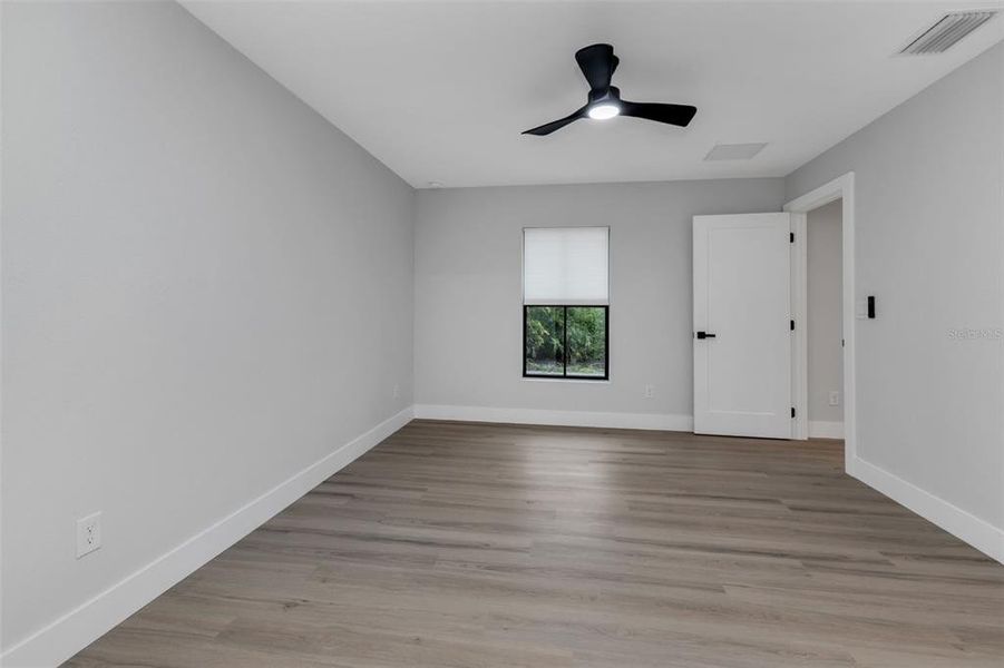 Spacious, unfurnished interior of a new home in , Punta Gorda (Image 25).