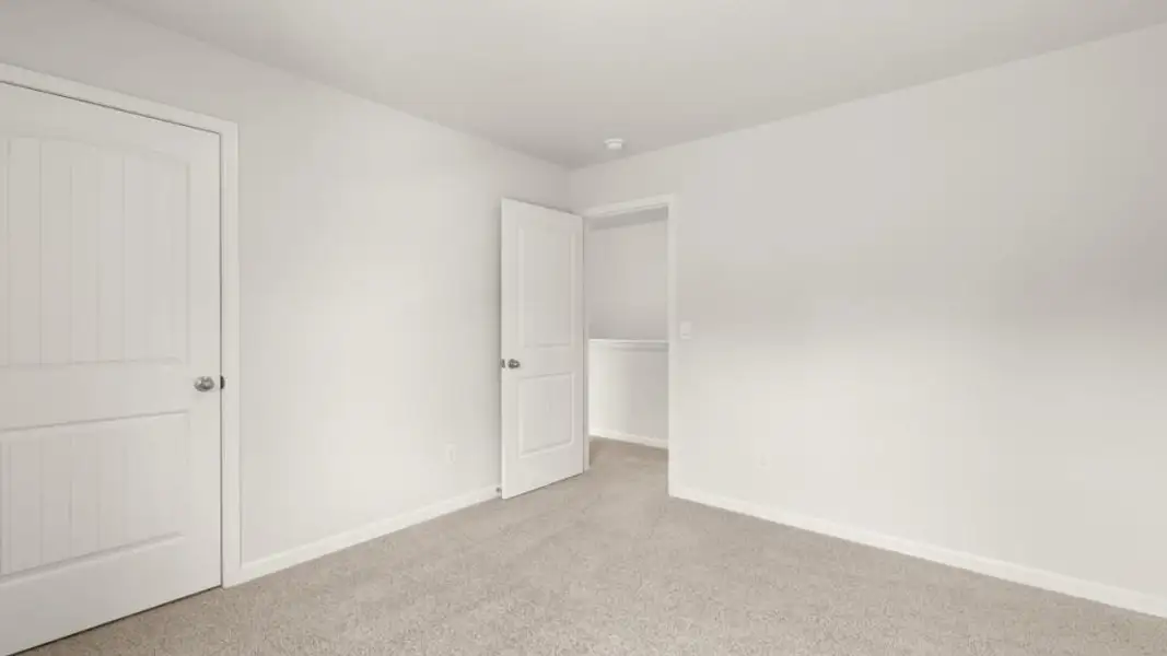 Spacious, unfurnished interior of a new home in Lost Creek, Dallas (Image 26).