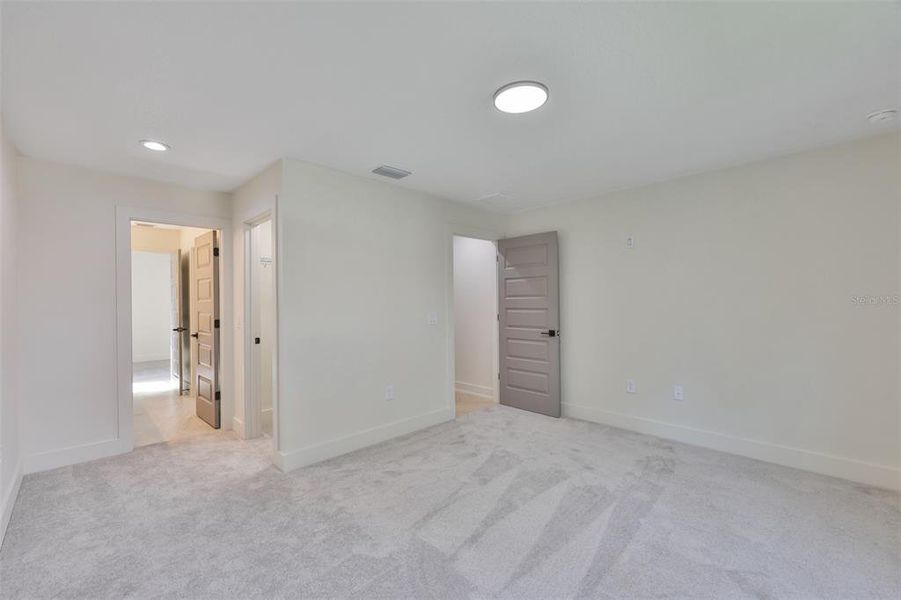 Spacious, unfurnished interior of a new home in , Tampa (Image 61). Spacious, unfurnished interior of a new home in , Tampa (Image 61).