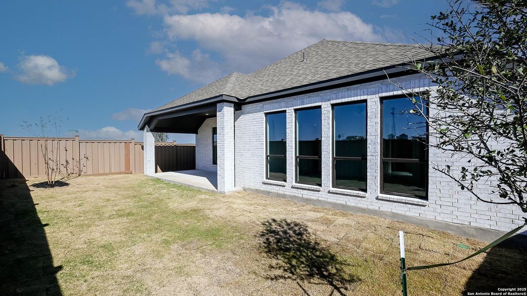 Exterior details and patio area of a home in Mayfair 50', New Braunfels (Image 3).