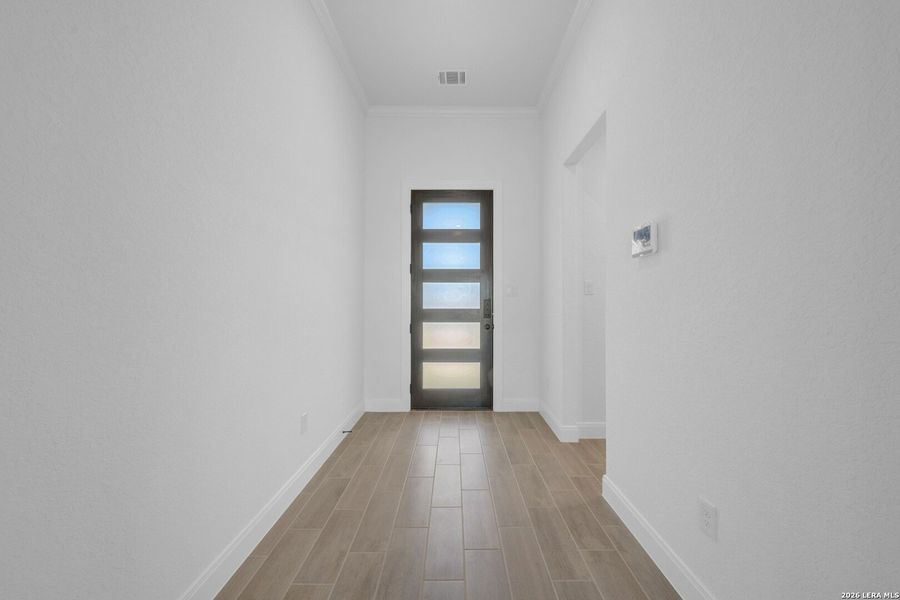 Spacious, unfurnished interior of a new home in Preserve at Annabelle Ranch, San Antonio (Image 43).