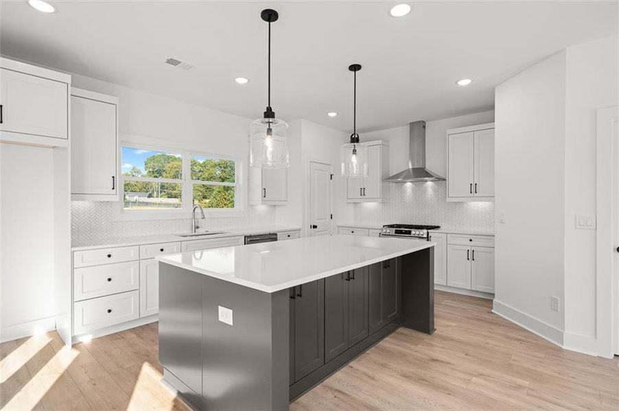 Furnished interior view inside a new home in King's Landing, Hapeville (Image 19).