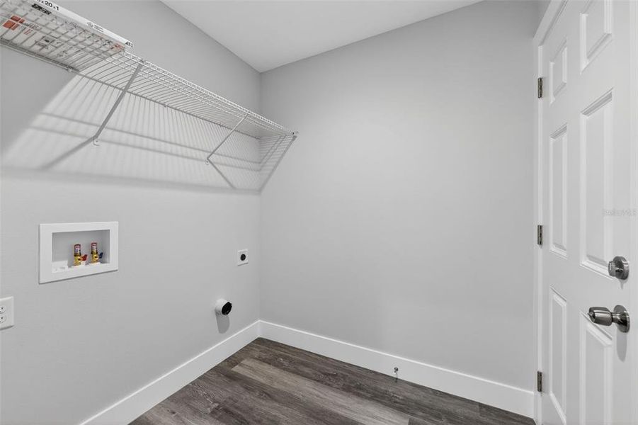 Spacious, unfurnished interior of a new home in , Dunnellon (Image 26).