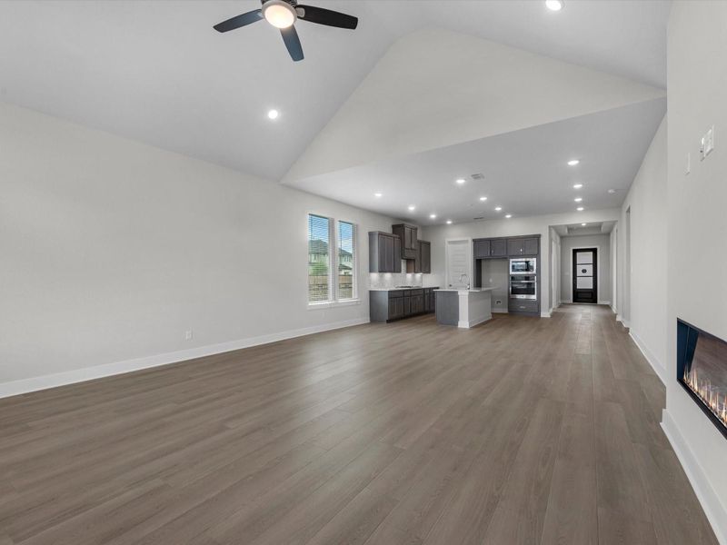 Spacious, unfurnished interior of a new home in Pecan Ridge, Fulshear (Image 14).