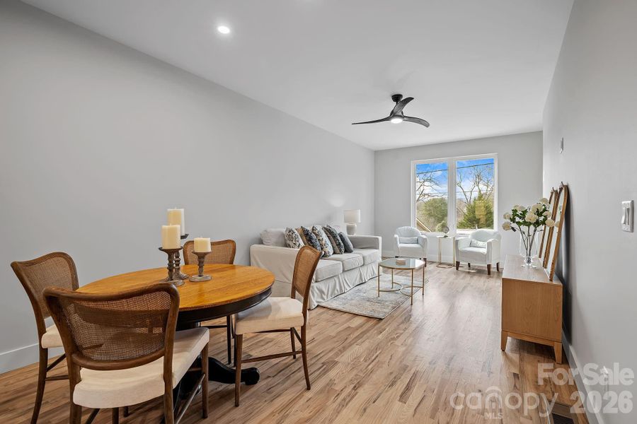 Dining Area Dining Area