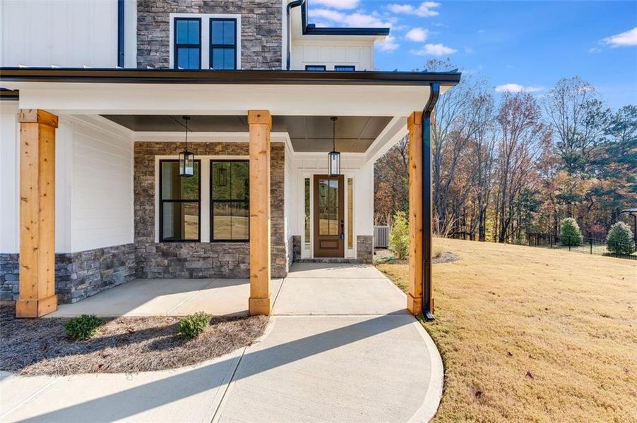 Exterior details and patio area of a home in , Dallas (Image 4).