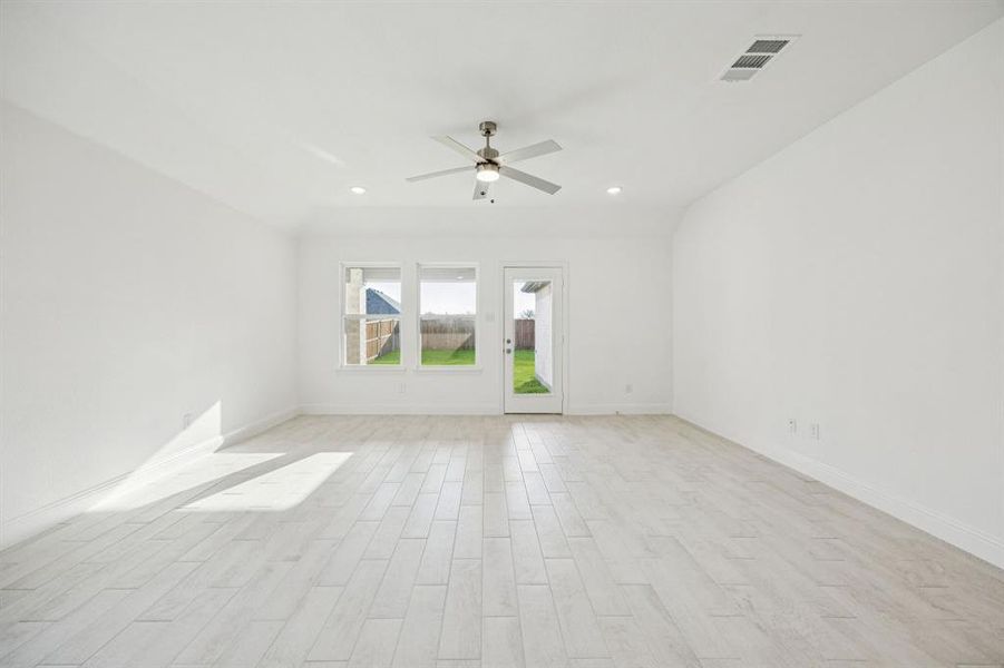 Spacious, unfurnished interior of a new home in Sicily, Princeton (Image 26).