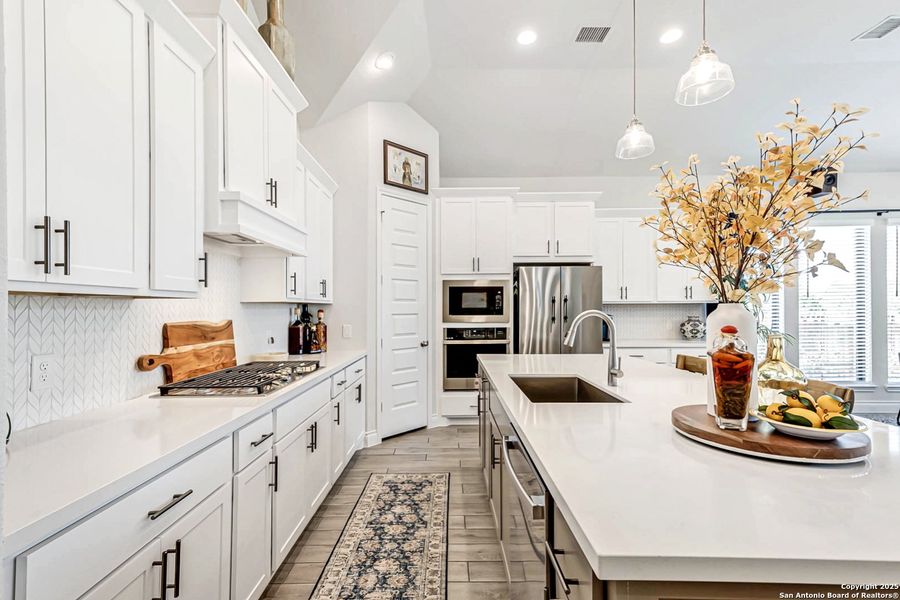 Furnished interior view inside a new home in , Bulverde (Image 32). Furnished interior view inside a new home in , Bulverde (Image 32).