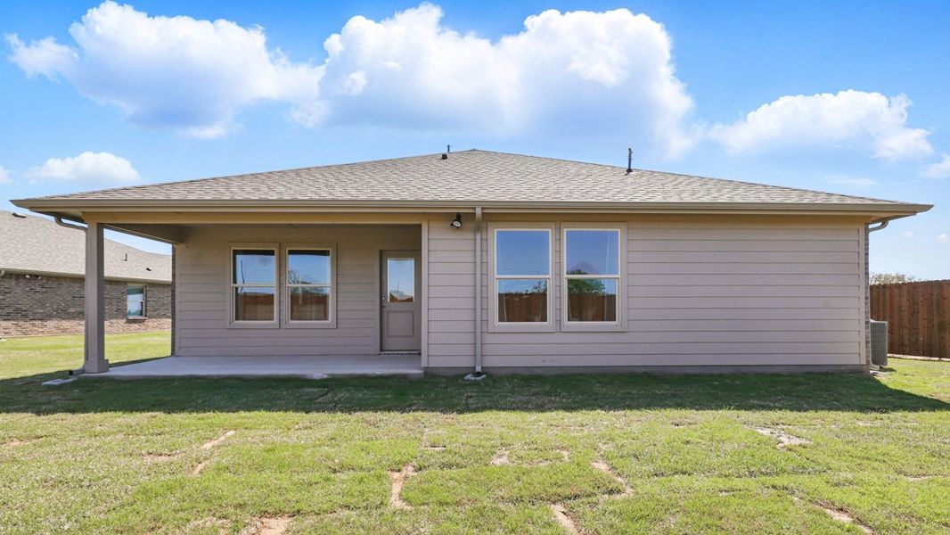 Exterior details and patio area of a home in Dry Creek, Bridgeport (Image 3).