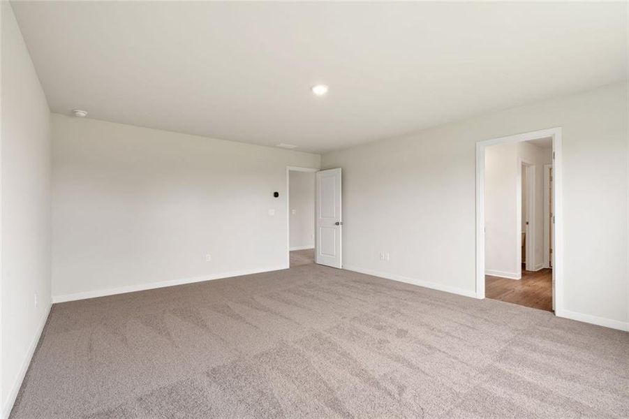 Spacious, unfurnished interior of a new home in Walker Grove, McDonough (Image 21).