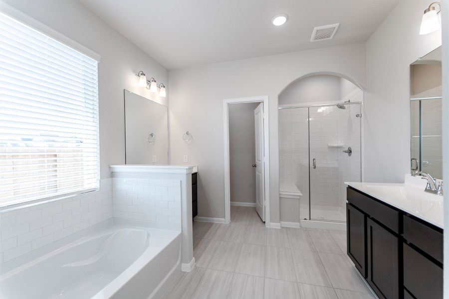Furnished interior view inside a new home in Canterra Creek, Rosharon (Image 3).