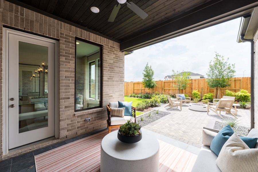 Image 9 representing the Goldeneye by Tri Pointe Homes in Tompkins Reserve, Katy, TX.