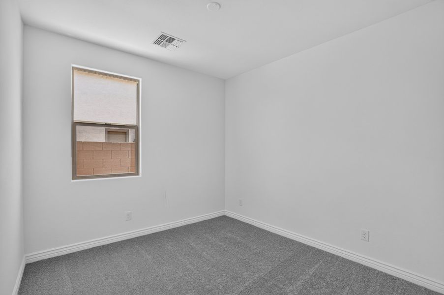 Spacious, unfurnished interior of a new home in Allen Ranches, Litchfield Park (Image 19).