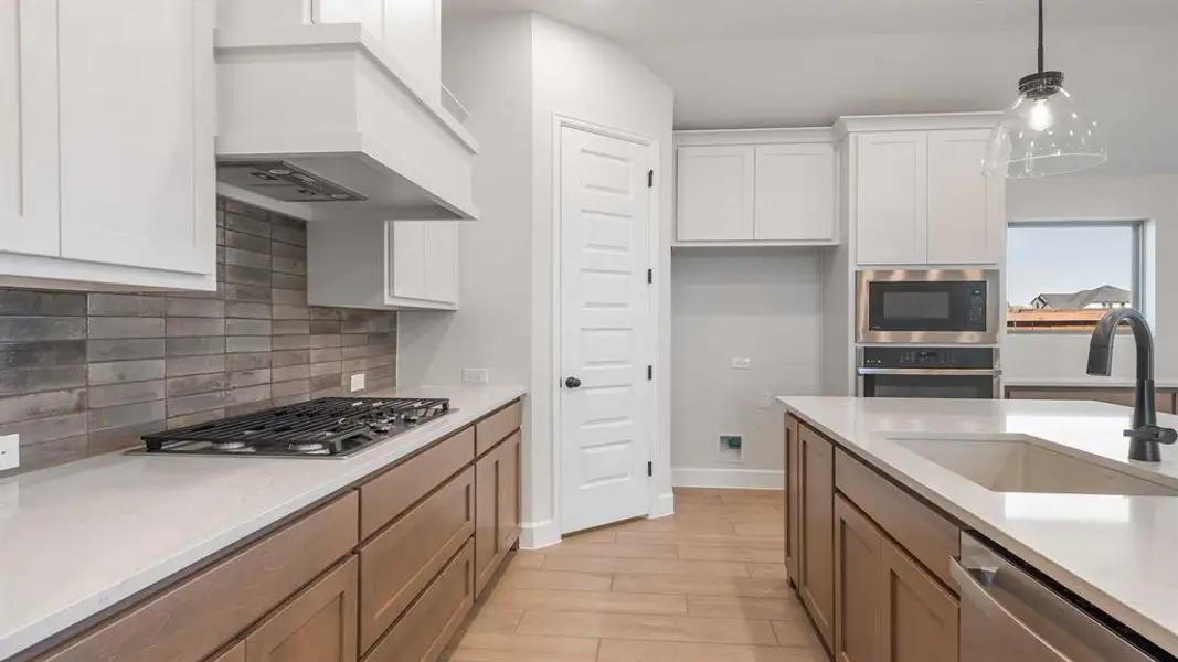 Furnished interior view inside a new home in Cambridge Crossing, Celina (Image 7).