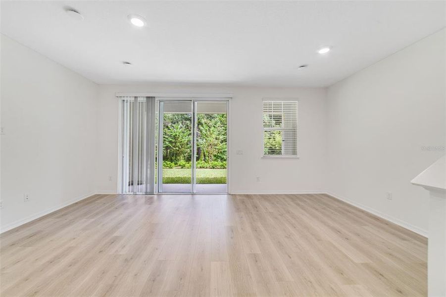 Spacious, unfurnished interior of a new home in Towns at Greenleaf, Oviedo (Image 20).