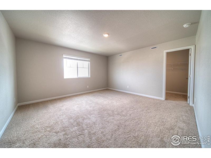 Spacious, unfurnished interior of a new home in Hidden Creek, Frederick (Image 9).