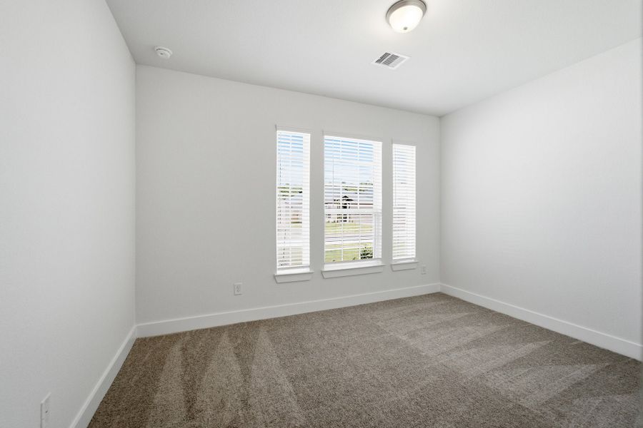 Spacious, unfurnished interior of a new home in Pecan Estates, Crosby (Image 20).