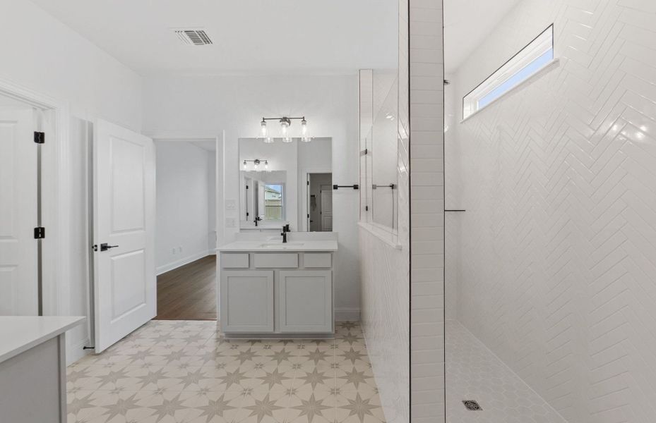 Furnished interior view inside a new home in Horizon Lake, Leander (Image 9).