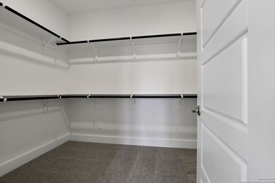 Spacious, unfurnished interior of a new home in Carmel Ranch, Schertz (Image 29).