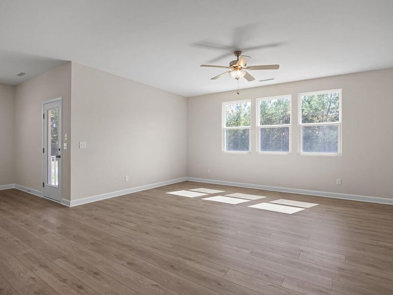 Spacious, unfurnished interior of a new home in Wellers Knoll, Lillington (Image 10).