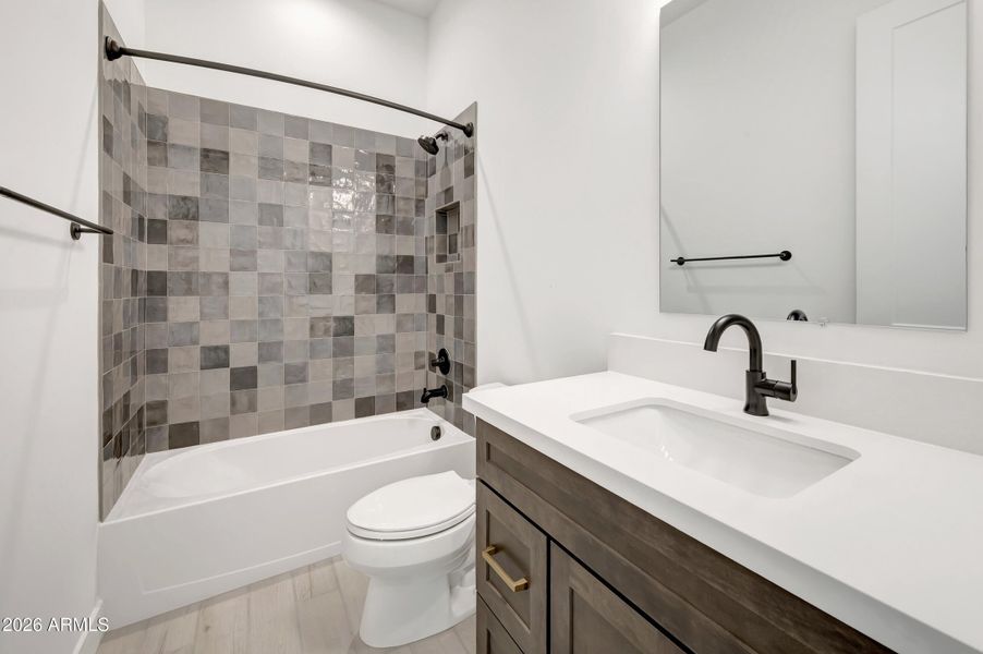 L163-HDR021 L163-HDR021