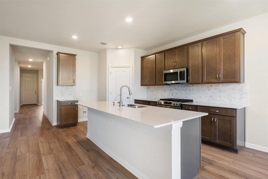 Representative images and renderings are for illustrative purposes. Actual structural options and design finishes of home may vary.