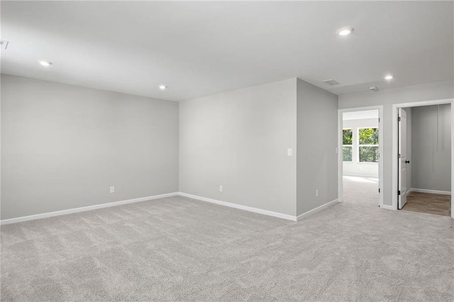 Spacious, unfurnished interior of a new home in Sage Woods, Dallas (Image 41).