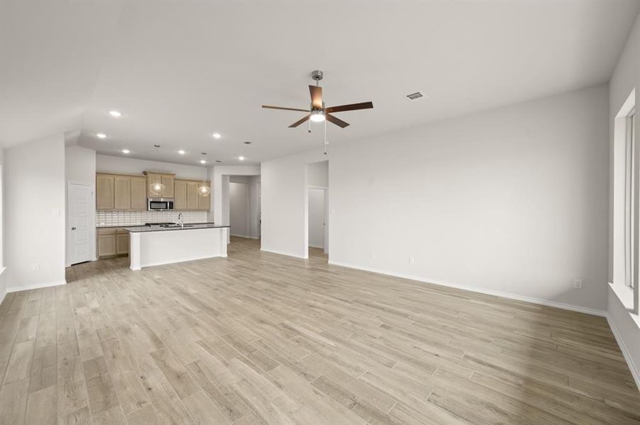 20_1105 Turtle Hill- Living Room-2