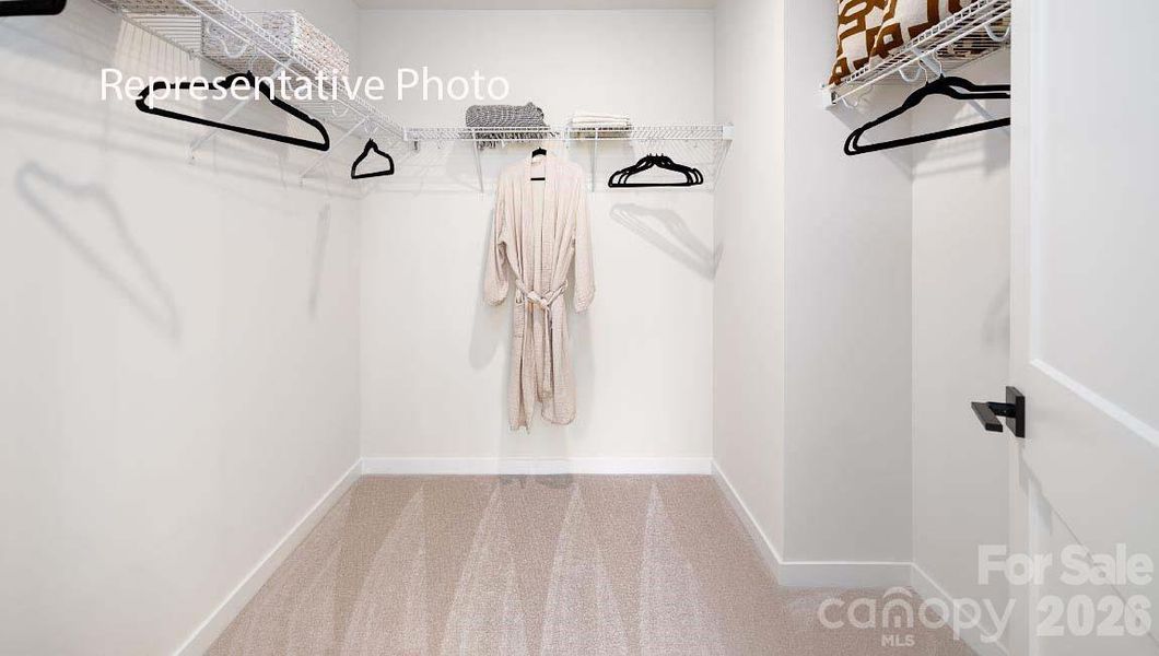 Spacious, unfurnished interior of a new home in Sylvan Creek, Denver (Image 20).