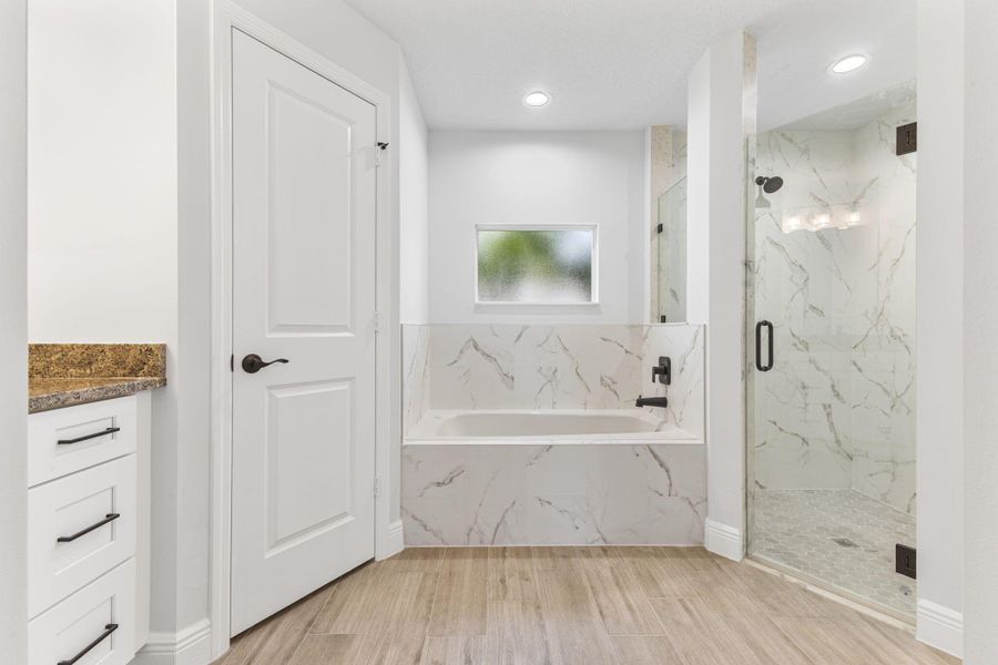 Furnished interior view inside a new home in , Port St. Lucie (Image 10).