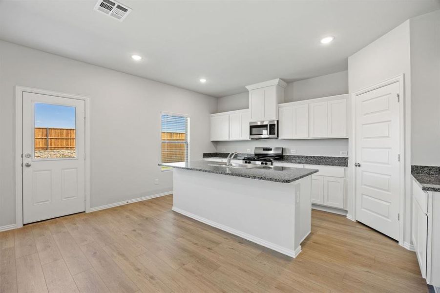 10-web-or-mls-606-ridgewood-dr 10-web-or-mls-606-ridgewood-dr