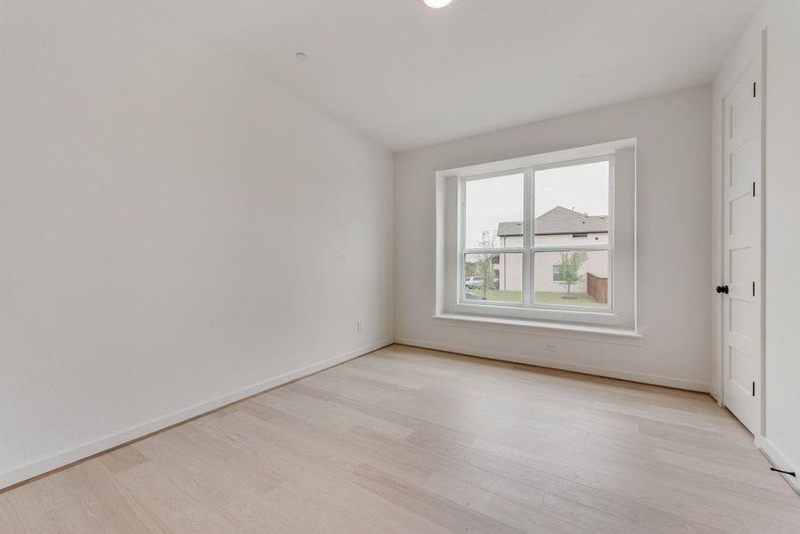 Spacious, unfurnished interior of a new home in Monterra, Fate (Image 30).