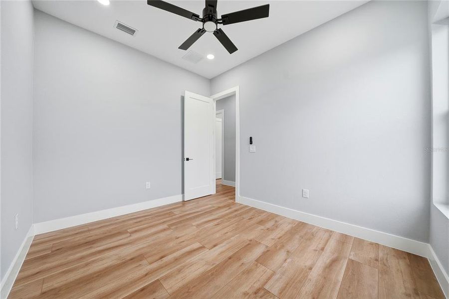 Spacious, unfurnished interior of a new home in , Punta Gorda (Image 16).