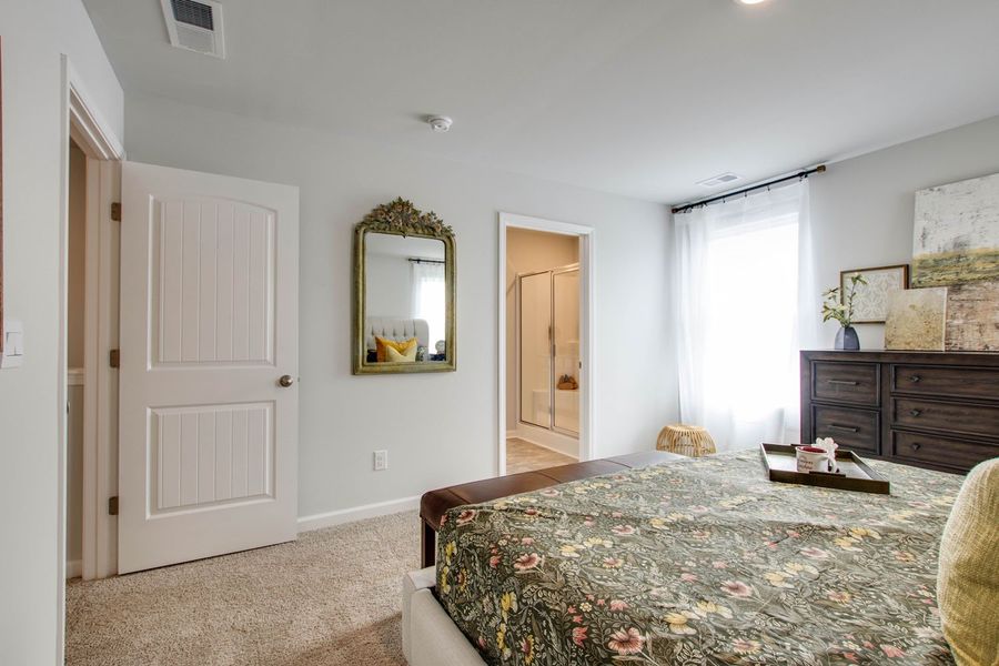 Representative furnished interior of a home built from the EDMON by D.R. Horton in Hartmann Crossing, Lebanon (Image 21).