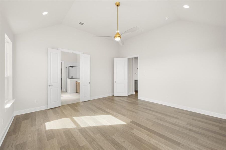 Spacious, unfurnished interior of a new home in Bull Hide Estates, Hewitt (Image 37).