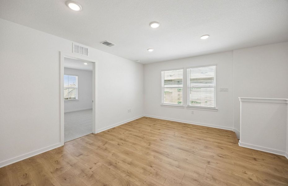 Spacious, unfurnished interior of a new home in Lagos, Manor (Image 16).