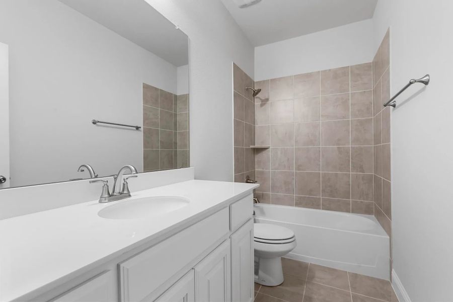 Representative furnished interior of a home built from the Garrison I by Cheldan Homes in Stoneview, Glen Rose (Image 15).