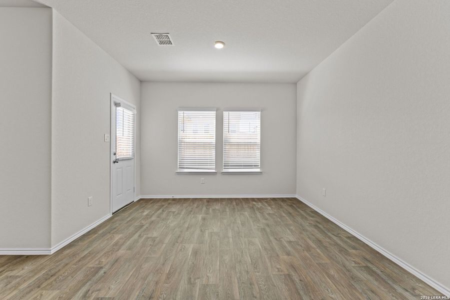 Spacious, unfurnished interior of a new home in Laurel Vistas, San Antonio (Image 25). Spacious, unfurnished interior of a new home in Laurel Vistas, San Antonio (Image 25).