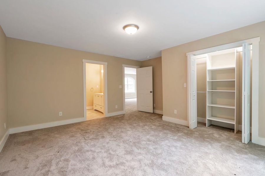 Spacious, unfurnished interior of a new home in , Lula (Image 25).