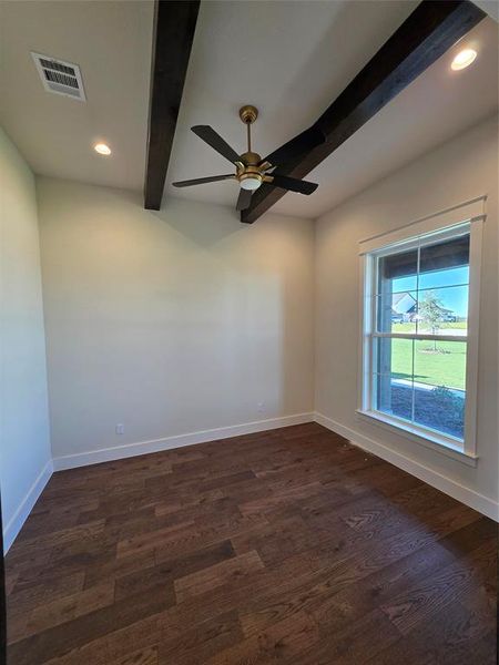 Spacious, unfurnished interior of a new home in Aledo Heights - Aledo ISD, Aledo (Image 21).