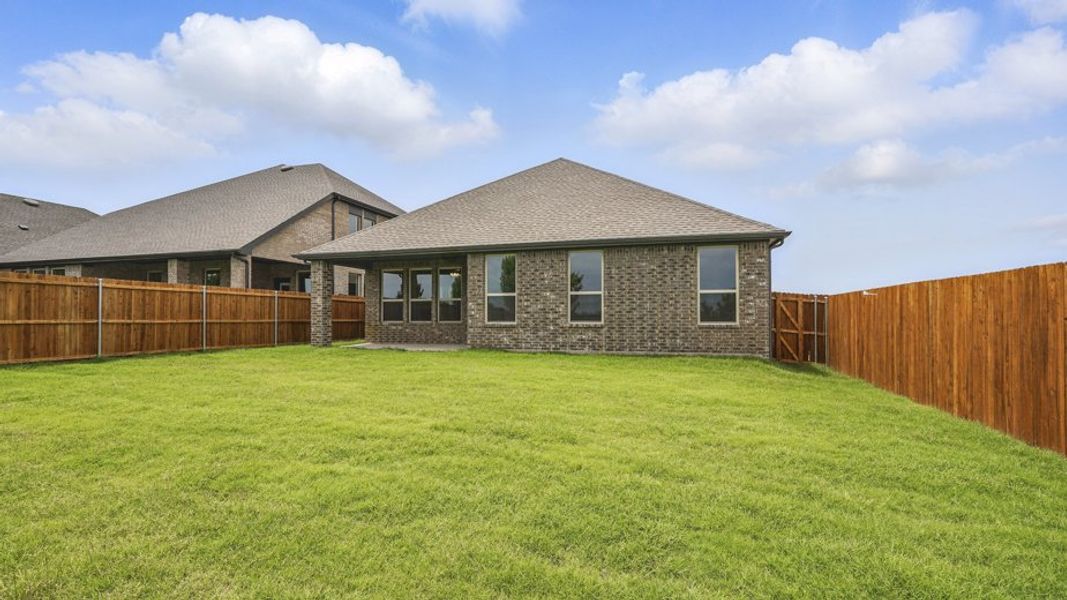 Representative exterior photo of a completed home built from the Durango by D.R. Horton in Madera, Royse City, TX (Image 23). Representative exterior photo of a completed home built from the Durango by D.R. Horton in Madera, Royse City, TX (Image 23).
