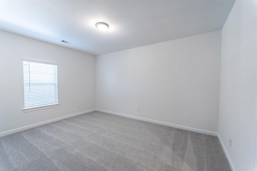Spacious, unfurnished interior of a new home in Westwood, League City (Image 18).