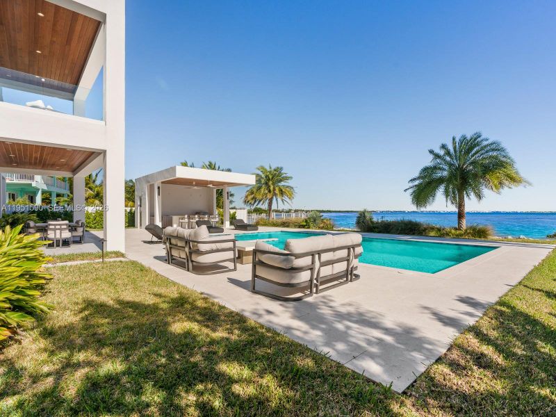Exterior details and patio area of a home in , Marathon (Image 31).