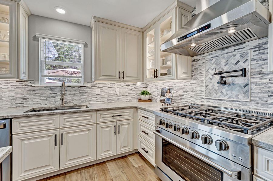 Furnished interior view inside a new home in , Hardeeville (Image 8).